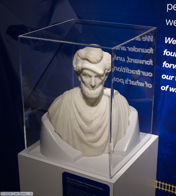 UPP5752 - Bust Of Abraham Lincoln.