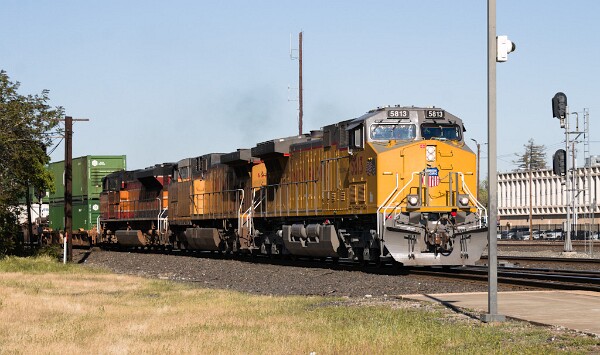 UP5813&nbsp;&lpar;C44ACM&rpar; - UP6239&nbsp;&lpar;C44AC&rpar; - UP1996&nbsp;&lpar;SD70ACe&rpar;