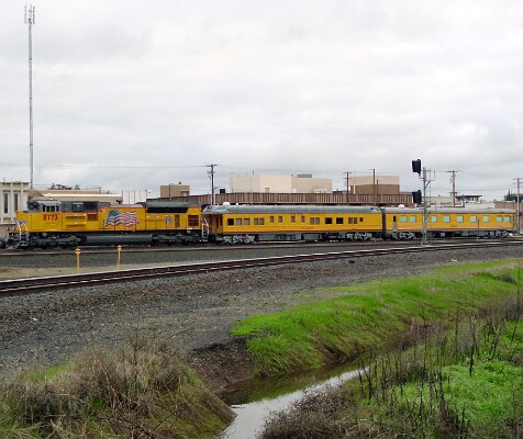 UP8773&nbsp;&lpar;SD70ACe&rpar; - UPP140&nbsp;Stanford - UPP150&nbsp;Sunset