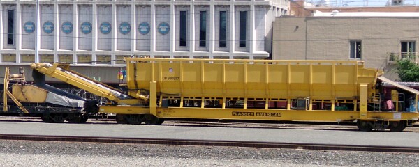 UP910977 - Plasser Conveyor and Hopper Car