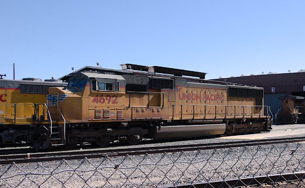 UP4692&nbsp;&lpar;SD70M&rpar;