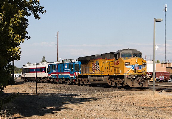 UP6639&nbsp;&lpar;C44ACM&rpar; - DOTX218 Gage Restraint Measurement Vehicle - DOTX220 Geometry Car