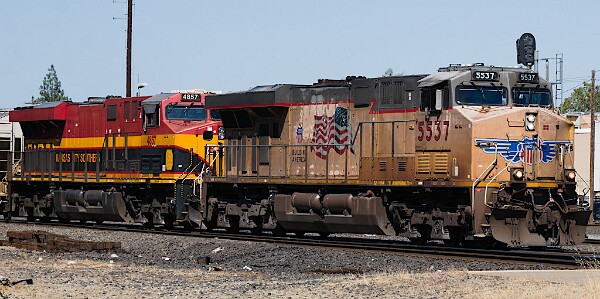 UP5537&nbsp;&lpar;C45ACCTE&rpar; - KCS4857&nbsp;&lpar;ES44C4&rpar;