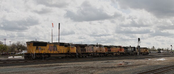 UP6812&nbsp;&lpar;C44AC&rpar; - NS4148&nbsp;&lpar;AC44C6M&rpar; - BNSF5185&nbsp;&lpar;DASH&nbsp;9-44CW&rpar; - UP5614&nbsp;&lpar;C44ACCTE&rpar; - UP4914&nbsp;&lpar;SD70M&rpar;