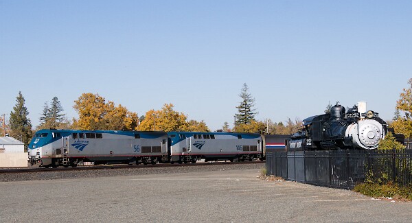 AMTK56&nbsp;&lpar;P42DC&rpar; - AMTK146&nbsp;&lpar;P42DC&rpar; - SP2252&nbsp;&lpar;4-6-0&rpar;