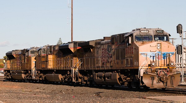 UP6052&nbsp;&lpar;C44ACCTE&rpar; - UP9011&nbsp;&lpar;SD70AH&rpar; - UP8948&nbsp;&lpar;SD70AH&rpar;