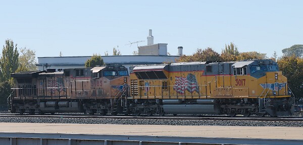 UP3017&nbsp;&lpar;SD70AH&rpar;* - UP5985&nbsp;&lpar;C44ACCTE&rpar;