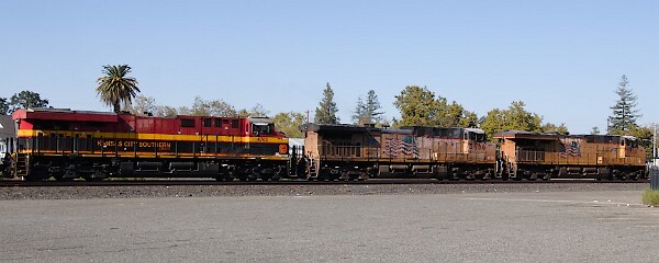 UP7768&nbsp;&lpar;C45ACCTE&rpar; - UP5966&nbsp;&lpar;C44ACCTE&rpar; - KCSM4762&nbsp;&lpar;ES44AC&rpar;