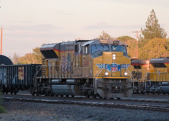 UP3024&nbsp;&lpar;SD70AH&rpar;*
