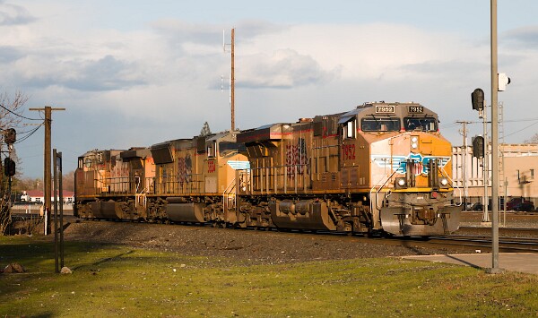 UP7952&nbsp;&lpar;C45ACCTE&rpar; - UP3834&nbsp;&lpar;SD70M&rpar; - UP5738&nbsp;&lpar;C44ACCTE&rpar;