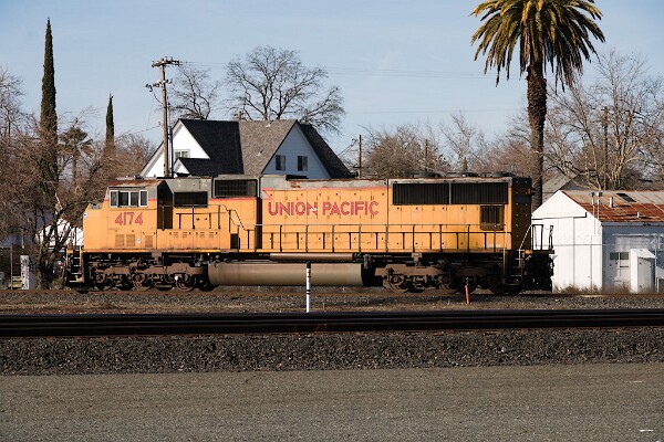 UP4174&nbsp;&lpar;SD70M&rpar;