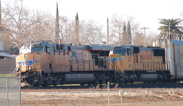 UP5422&nbsp;&lpar;C45ACCTE&rpar; - UP4227&nbsp;&lpar;SD70M&rpar;