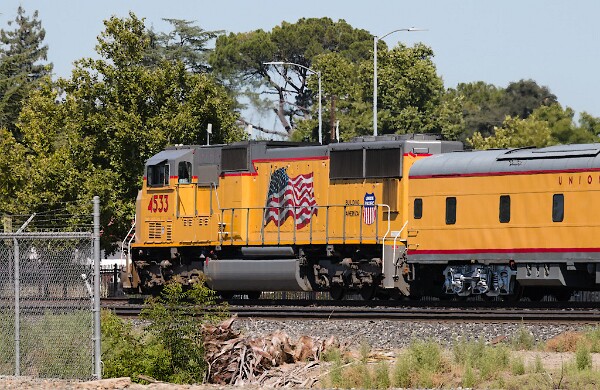 UP4533&nbsp;&lpar;SD70M&rpar;