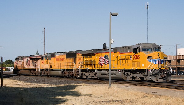 UP5342&nbsp;&lpar;C45ACCTE&rpar; - UP4410&nbsp;&lpar;SD70M&rpar; - UP7085&nbsp;&lpar;C44ACM&rpar;