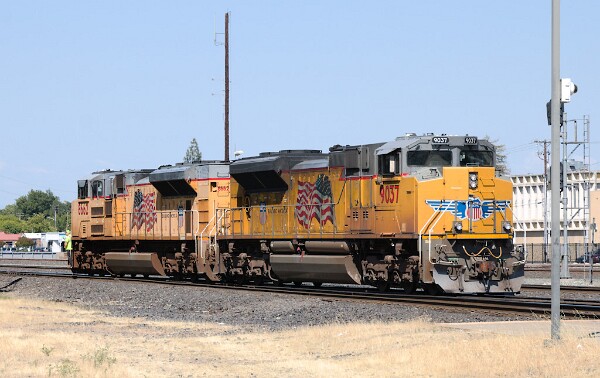 UP8662&nbsp;&lpar;SD70ACe&rpar; - UP9037&nbsp;&lpar;SD70AH&rpar;