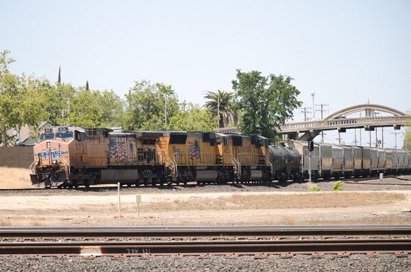 UP5731&nbsp;&lpar;C44ACCTE&rpar; - UP4933&nbsp;&lpar;SD70M&rpar; - UP4013&nbsp;&lpar;SD70M&rpar;