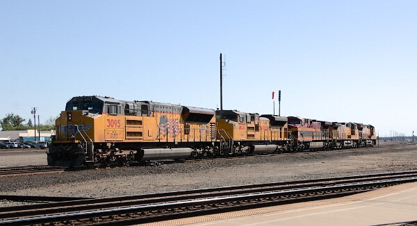 UP3095&nbsp;&lpar;SD70AH&rpar;* - UP8630&nbsp;&lpar;SD70ACE&rpar; - KCS4619&nbsp;&lpar;AC4400CW&rpar; - UP6866&nbsp;&lpar;C44AC&rpar; - UP2722&nbsp;&lpar;C45AH&rpar;