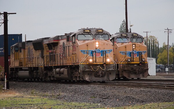 UP7356&nbsp;&lpar;C45ACCTE&rpar; - UP3892&nbsp;&lpar;SD70M&rpar; - UP7514&nbsp;&lpar;C45ACCTE&rpar;