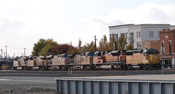 UP5347&nbsp;&lpar;C45ACCTE&rpar; - UP8097&nbsp;&lpar;C45AH&rpar; - UP7780&nbsp;&lpar;C45ACCTE&rpar; - UP7186&nbsp;&lpar;C44ACM&rpar; - UP1996&nbsp;&lpar;SD70ACe&rpar; - UP1212&nbsp;&lpar;GP-39-2&rpar;&ast;