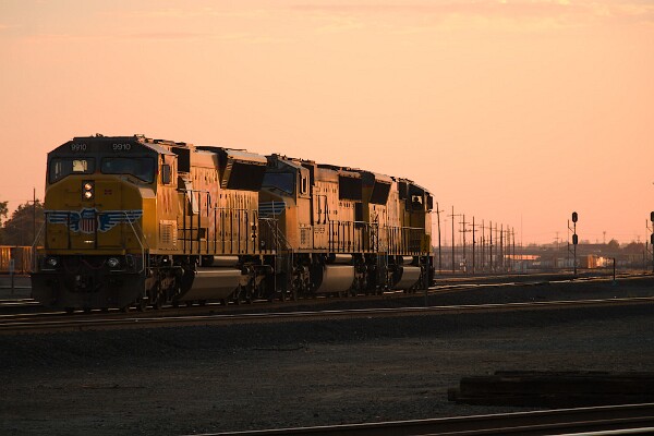 UP9916&nbsp;&lpar;SD59MX&rpar; - UP4477&nbsp;&lpar;SD70M&rpar; - UP9910&nbsp;&lpar;SD59MX&rpar;