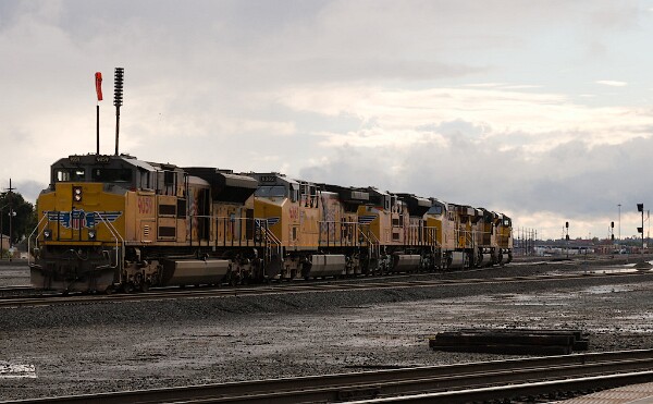 UP3068&nbsp;&lpar;SD70AH&rpar;&ast; - UP9100&nbsp;&lpar;SD70AH&rpar; - UP6934&nbsp;&lpar;C44ACM&rpar; - UP8318&nbsp;&lpar;SD70ACE&rpar; - UP6382&nbsp;&lpar;C44ACM&rpar; - UP9059&nbsp;&lpar;SD70AH&rpar;