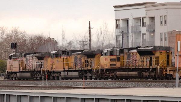 UP5784&nbsp;&lpar;C44ACCTE&rpar; - UP6602&nbsp;&lpar;C44ACCTE&rpar; - UP8711&nbsp;&lpar;SD70ACe&rpar;