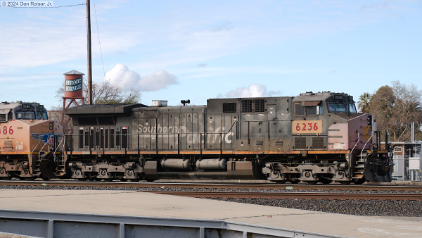 UP6236&nbsp;&lpar;C44-AC&ast;&rpar;