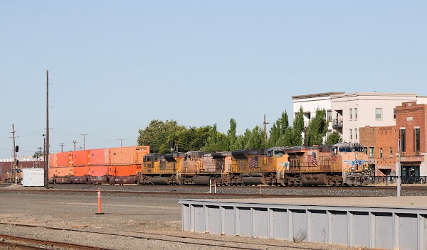 UP7409&nbsp;&lpar;C45ACCTE&rpar; - UP9036&nbsp;&lpar;SD70AH&rpar; - UP6604&nbsp;&lpar;C44AC&rpar; - UP8961&nbsp;&lpar;SD70AH&rpar;