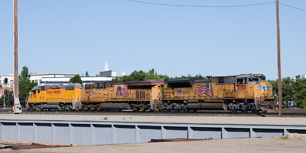 UP8390&nbsp;&lpar;SD70ACe&rpar; - UP8039&nbsp;&lpar;C45ACCTE&rpar; - UP503&nbsp;&lpar;GP38N&rpar;