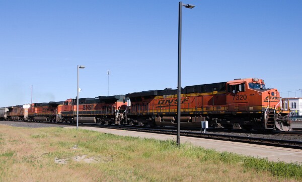 BNSF7320&nbsp;&lpar;ES44DC&rpar; - BNSF1032&nbsp;&lpar;DASH&nbsp;9-44CW&rpar; - BNSF4673&nbsp;&lpar;C44-9W&rpar; - UP7945&nbsp;&lpar;C45ACCTE&rpar;
