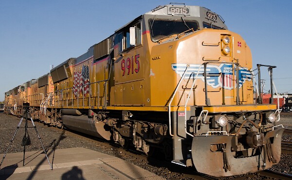 UP9915&nbsp;&lpar;SD59MX&rpar; - UP4408&nbsp;&lpar;SD70M&rpar; - UP9904&nbsp;&lpar;SD59MX&rpar;