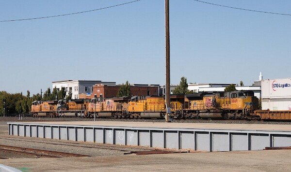 UP7903&nbsp;&lpar;C45ACCTE&rpar; - UP1989&nbsp;&lpar;SD70ACe&rpar; - UP7869&nbsp;&lpar;C45ACCTE&rpar; - UP6891&nbsp;&lpar;C44ACM&rpar; - UP8669&nbsp;&lpar;SD70ACe&rpar;