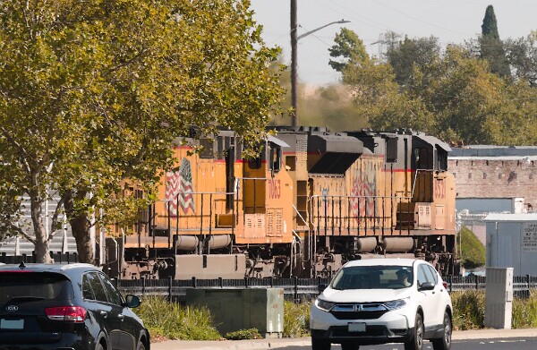 UP8521&nbsp;&lpar;SD70ACe&rpar; - UP7063&nbsp;&lpar;C44ACM&rpar;