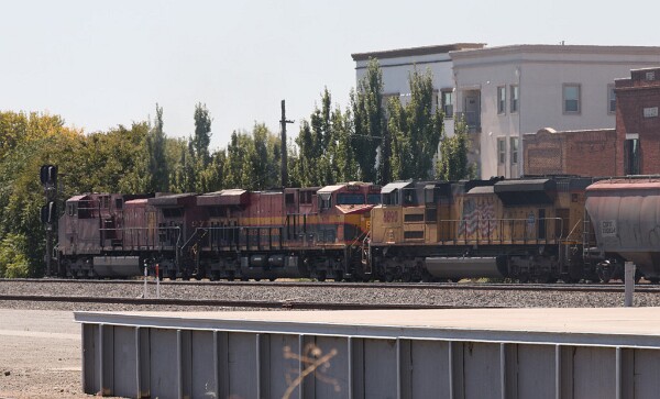 CP9775&nbsp;&lpar;AC4400&rpar; - KCS4806&nbsp;&lpar;ES44AC&rpar; - UP8890&nbsp;&lpar;SD70AH&rpar;
