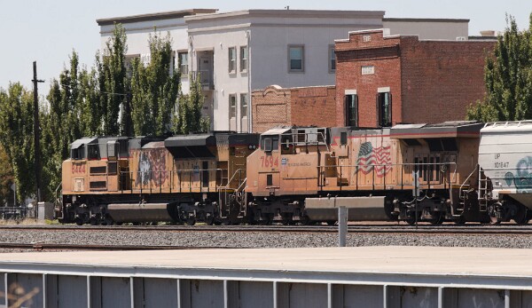 UP8444&nbsp;&lpar;SD70ACe&rpar; - UP7694&nbsp;&lpar;C45ACCTE&rpar;