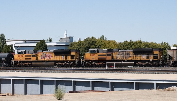 UP8892&nbsp;&lpar;SD70AH&rpar; - UP8916&nbsp;&lpar;SD70AH&rpar;