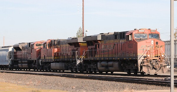 BNSF6020&nbsp;&lpar;ES44AC&rpar; - BNSF8155&nbsp;&lpar;ES44C4&rpar; - BNSF9332&nbsp;&lpar;SD70ACe&rpar;