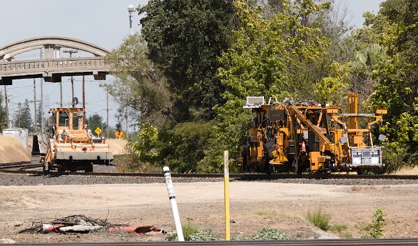 A Tamper & A Ballast Regulator.