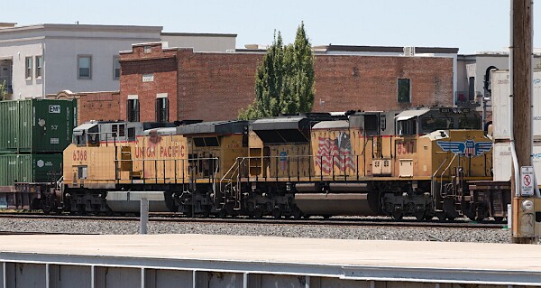 UP6368&nbsp;&lpar;C44-AC&rpar;&ast; - UP8517&nbsp;&lpar;SD70ACe&rpar;