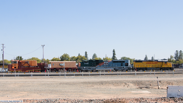 UP572&nbsp;&lpar;GP38N&rpar; - UP1983&nbsp;&lpar;SD70ACe&rpar; - SPMW324&nbsp;Flanger&nbsp;Colfax - SPMW4032&nbsp;Spreader